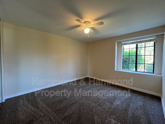 Building Photo - 316 Pebble Beach Dr