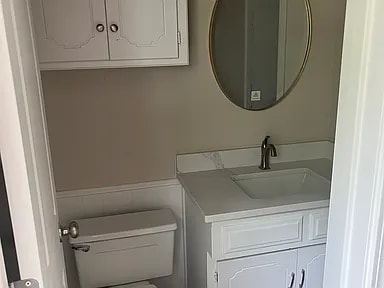 Building Photo - 1006 Tyler Ave NW