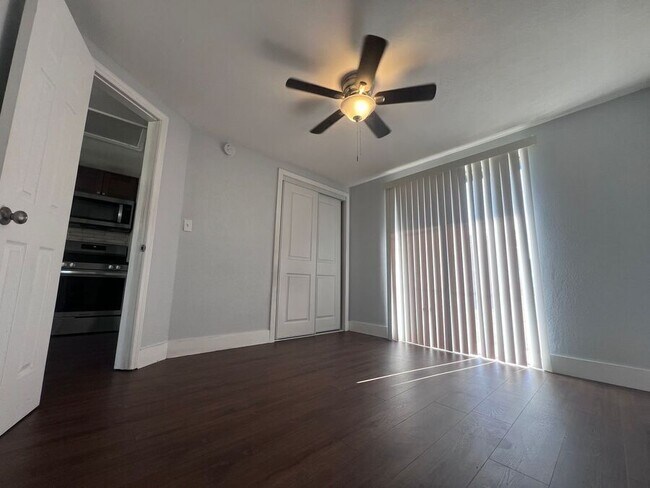 Building Photo - 9322 Grandfield Rd