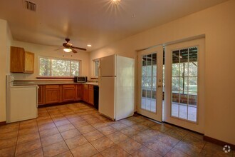 Building Photo - 2 BD/ 2 BTH in Fairhope