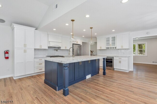 Building Photo - 27 Glenbrook Rd