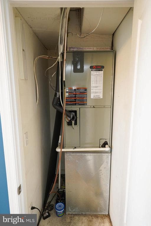 Building Photo - 641 Rosemary Dr