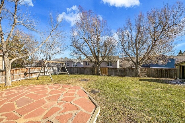 Building Photo - 3 bedroom, 2 bath home with 2 car garage in Highlands Ranch