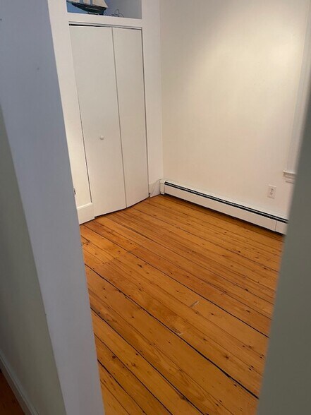 Building Photo - 106 Pleasant St