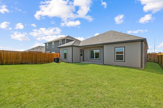 Building Photo - 400 Polly Grv Dr
