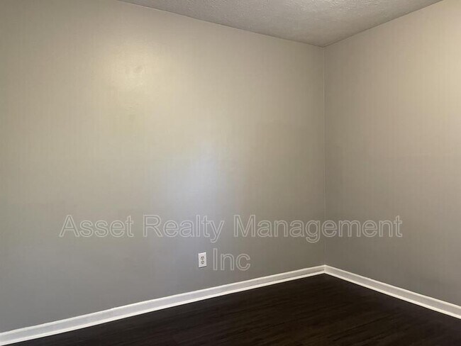 Building Photo - 5017 Inskip Rd