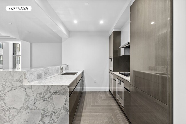 Building Photo - 301 Park Ave