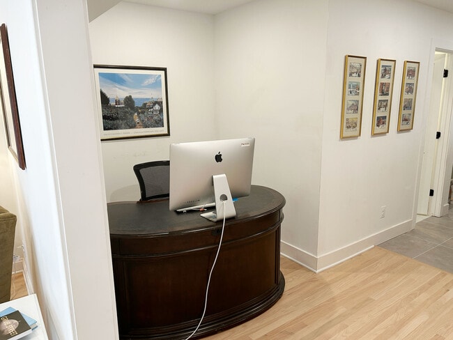 Building Photo - 6427 83rd Pl