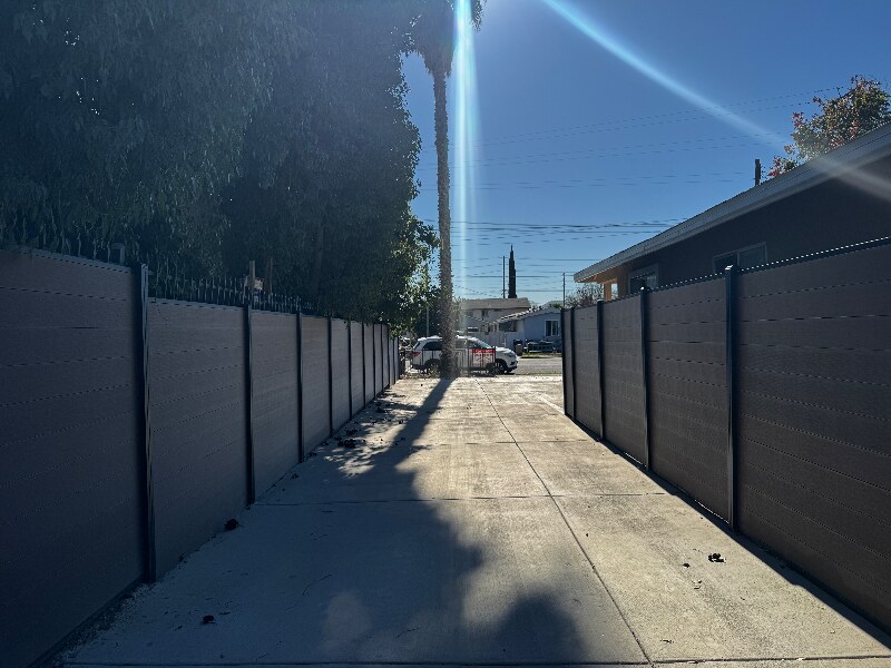 Building Photo - 282 E 2nd St