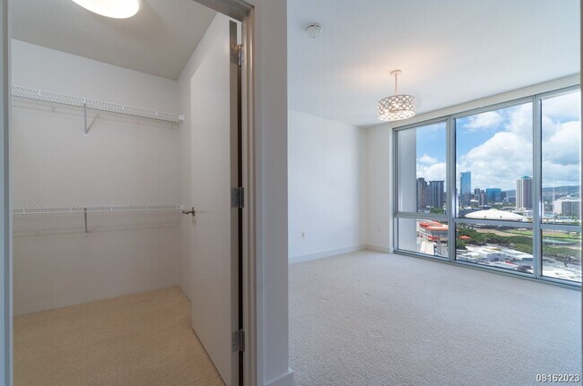 Building Photo - Waihonua 2br 2ba 2pkg (tandem) w/Storage, High Floor, Amenities (Honolulu)