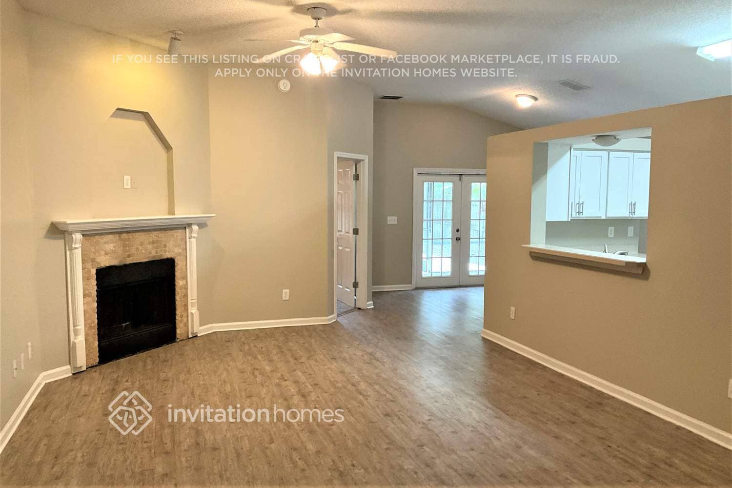 Building Photo - 863 S Lilac Loop