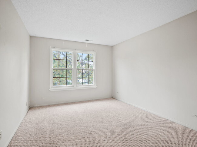 Building Photo - 216 Stoneybrook Ln