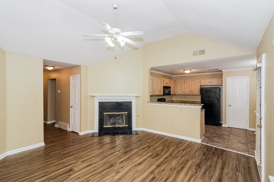 Building Photo - 2184 Stone Stream Dr