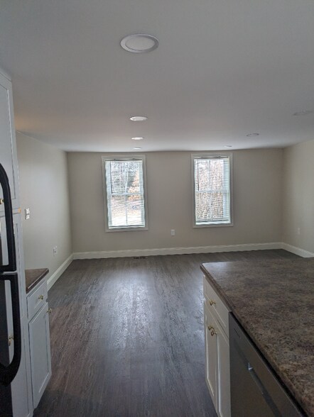 Building Photo - 240 S Barnstead Rd