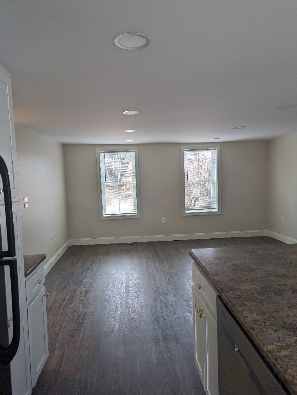 Building Photo - 240 S Barnstead Rd