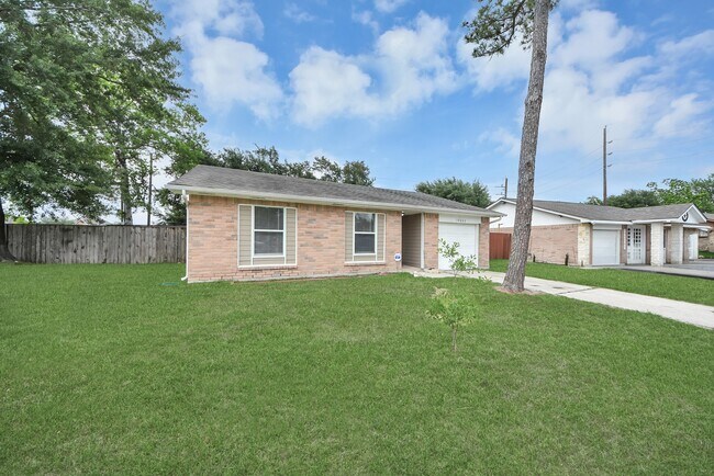 Building Photo - 10603 Thorncliff Dr