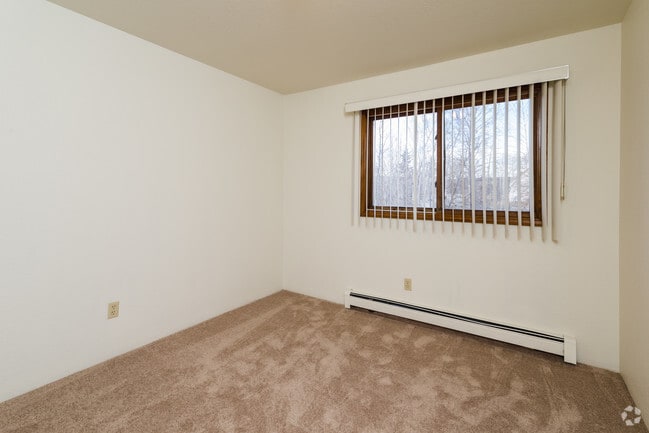Large Bedrooms - Campbell View Apartments