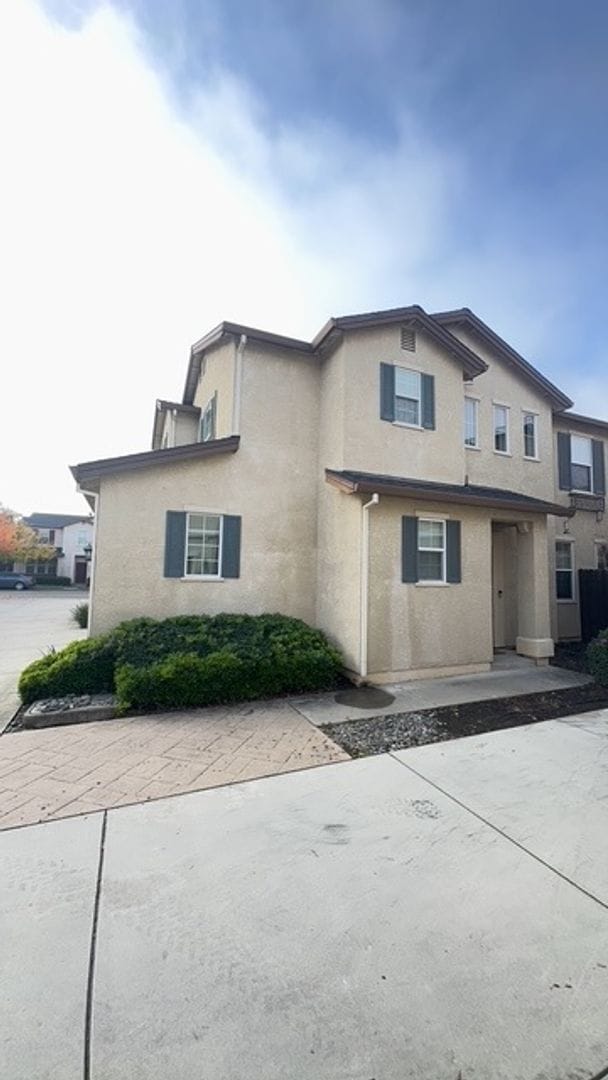 Building Photo - Shasta View Gardens Home - AVAILABLE for Move In