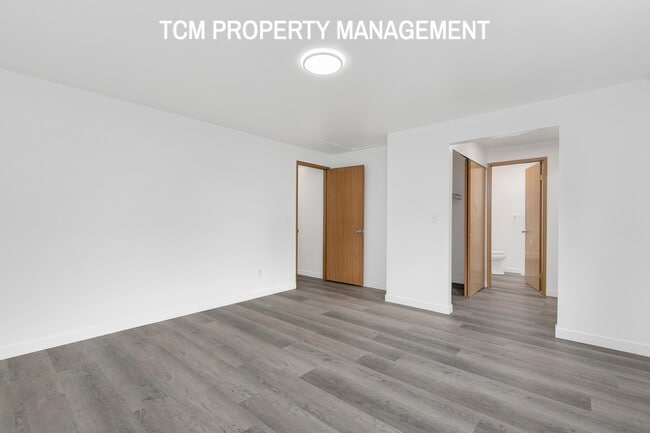 Building Photo - 35426 18th Ave SW