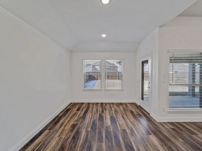 Building Photo - 2304 Errol St