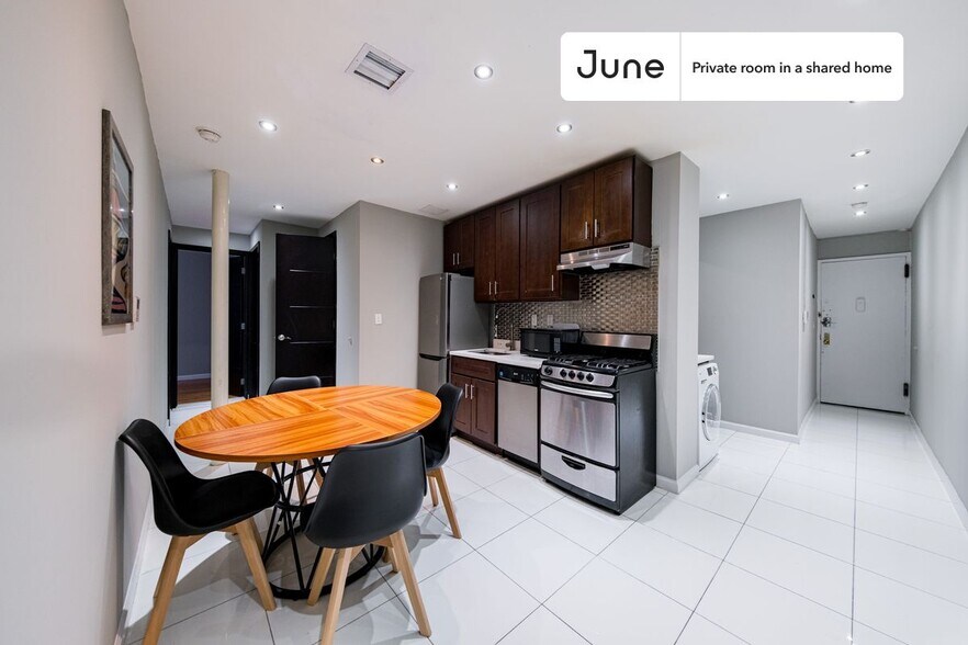 Building Photo - Room in Shared 4 bed/2 bath home in Upper West Side