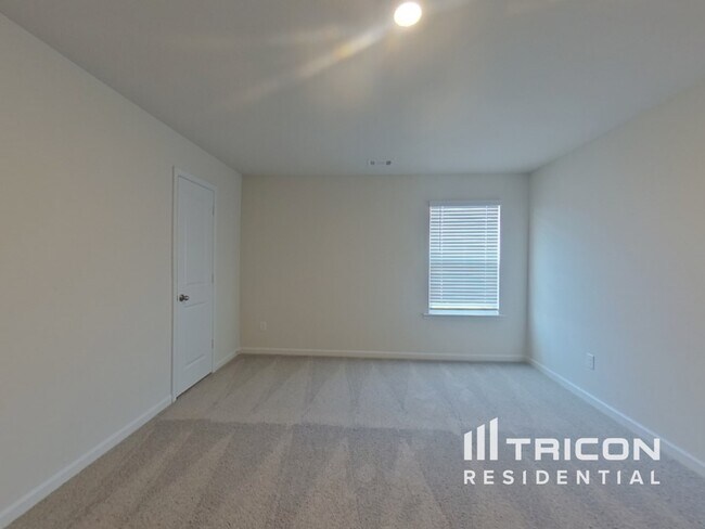 Building Photo - 1013 Claas Wy