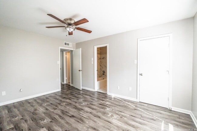 Building Photo - 1601 N Bryant St