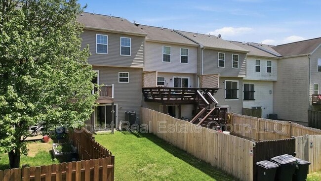 Building Photo - 808 Marquette Dr