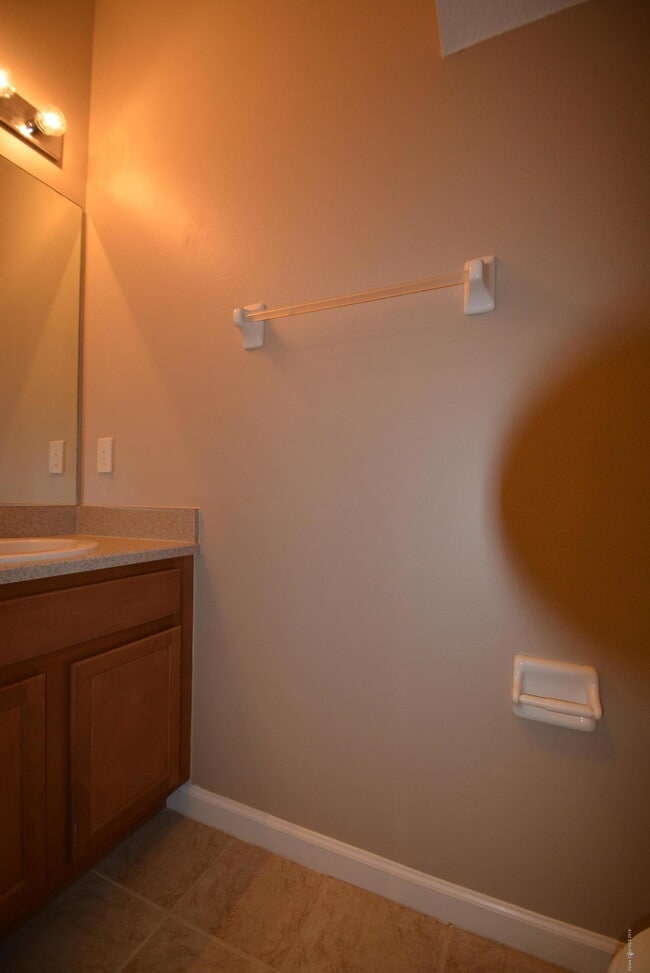 Building Photo - 2570 Revolution St