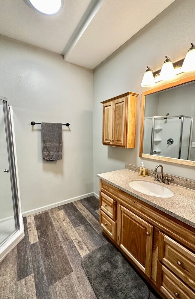 Building Photo - ** SEASONAL RENTAL ** YOUR ALASKAN CABIN I...