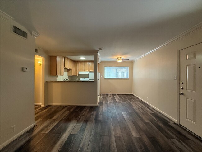 Building Photo - 1530 Heights Blvd