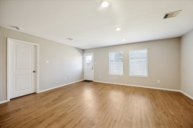 Building Photo - 27122 Breakaway Ln