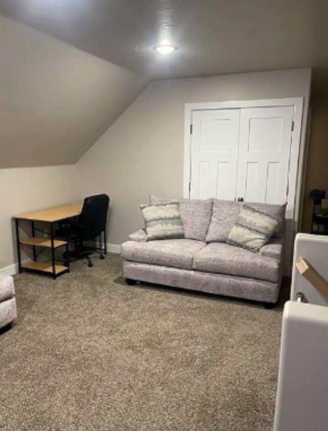 Building Photo - 1579 W Pyrite Ln