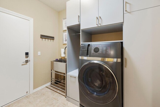 Building Photo - 11489 E Raintree Dr