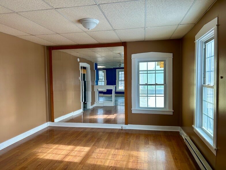 Building Photo - 703 N Queen St