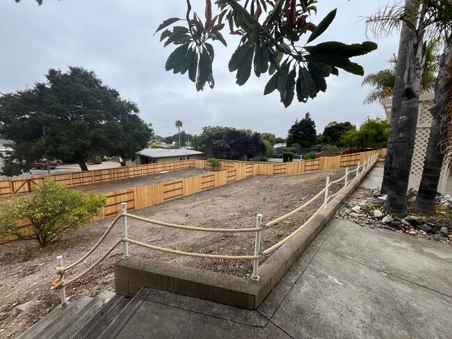 Building Photo - 2825 Cathedral Ln