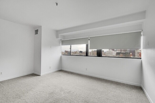 Building Photo - $1,750.00 - 1 Bedroom, 1 Bathroom, Condo in Denver with Cozy Balcony!