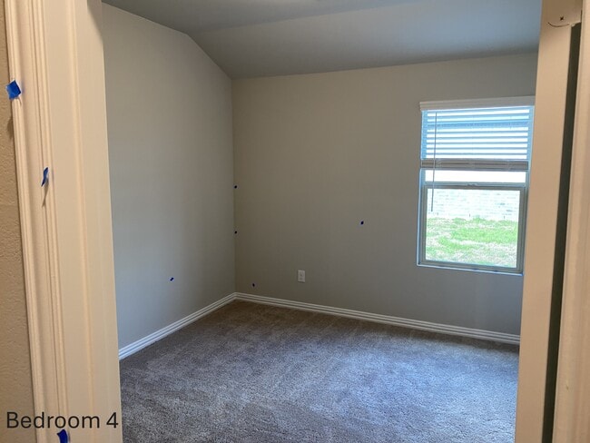 Building Photo - 384 Mohan Dr