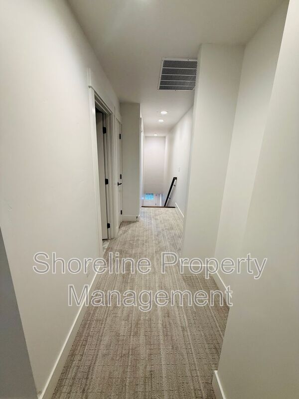 Building Photo - 2009 Freya Ct