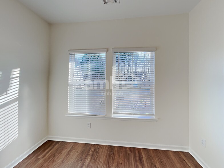 Building Photo - 81 Cheatham Hill Ln
