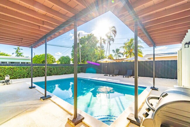 Building Photo - 6540 Park St