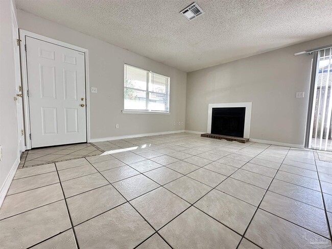 Building Photo - 676 S 72nd Ave