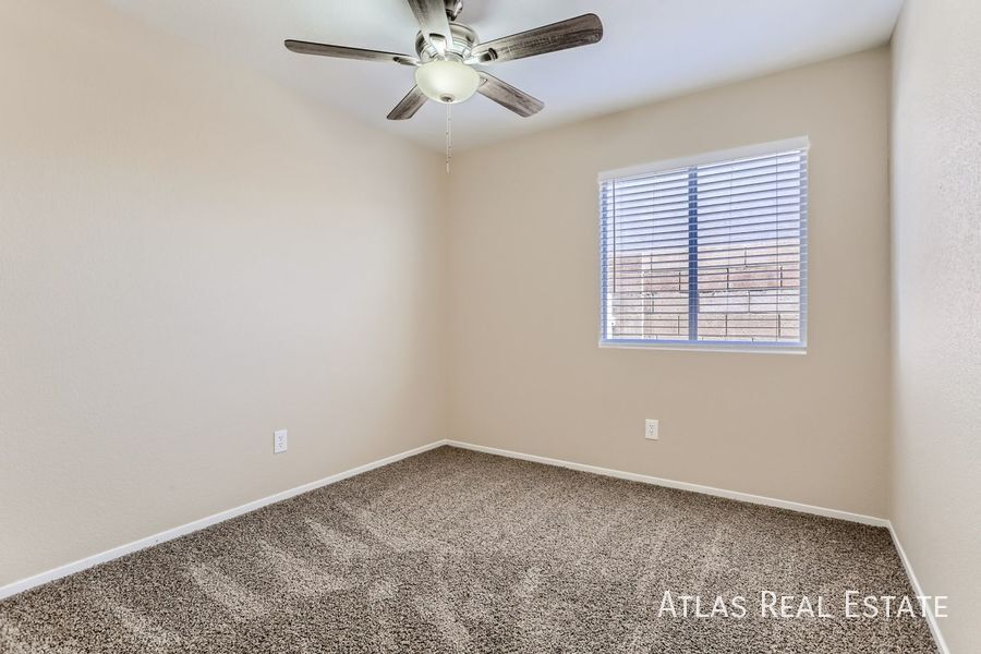 Building Photo - 712 Canyon Country Cir