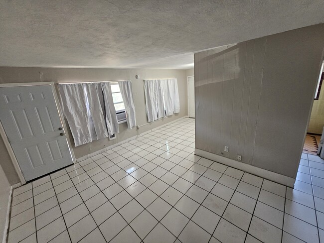 Building Photo - 1737 Overbrook Ave