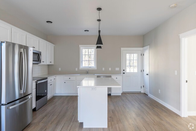 Building Photo - 2 Cottage Ln