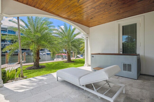 Building Photo - 55 Isle of Venice Dr