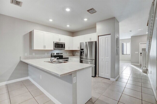 Building Photo - 389 NE 208th Terrace