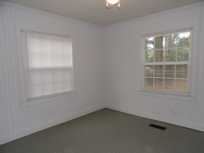 Building Photo - Highland Drive, Enterprise, AL