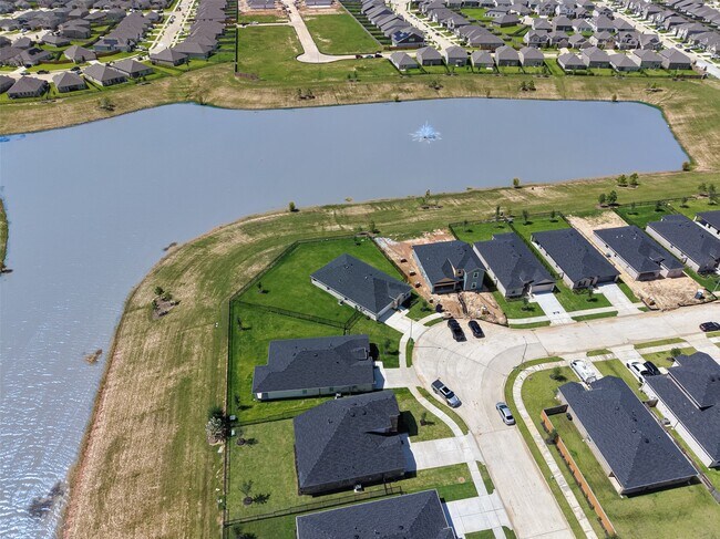 Building Photo - 6127 Bella Breeze Dr