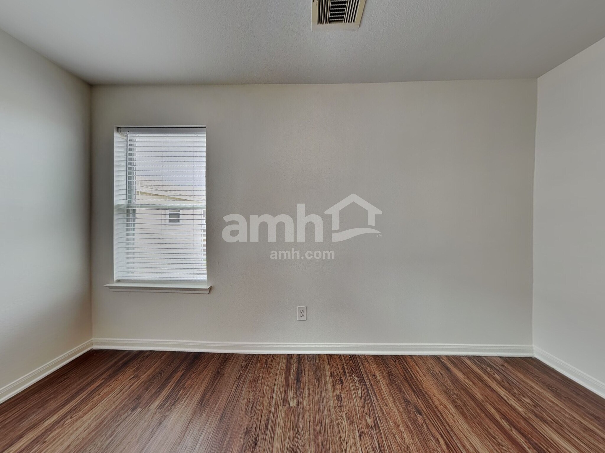 Building Photo - 20719 Dickinson Manor Ln